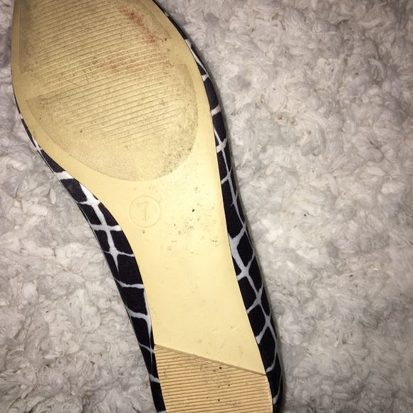 Adorable flats - Picture 2 of 3