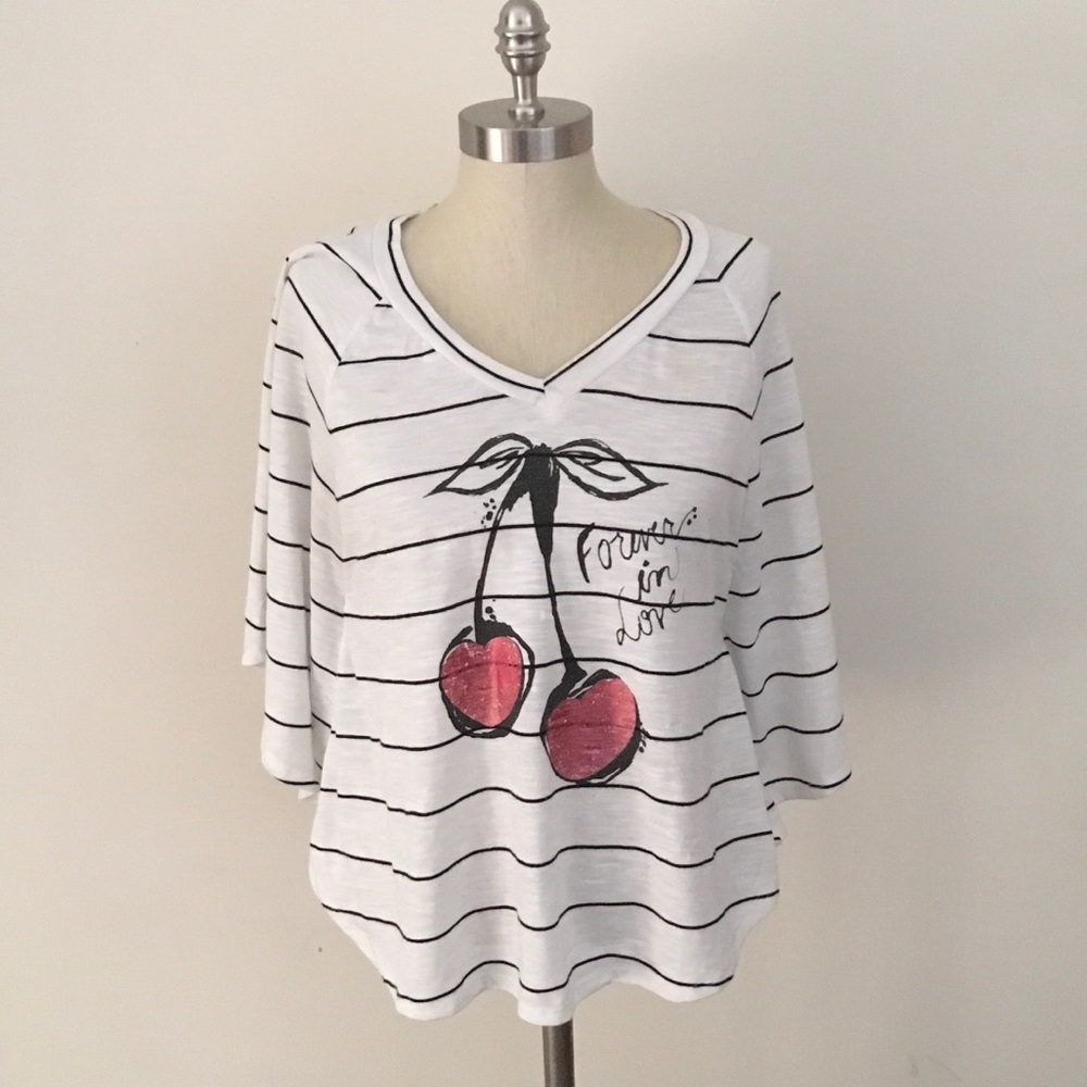 Size Large Kimono flutter sleeve top.