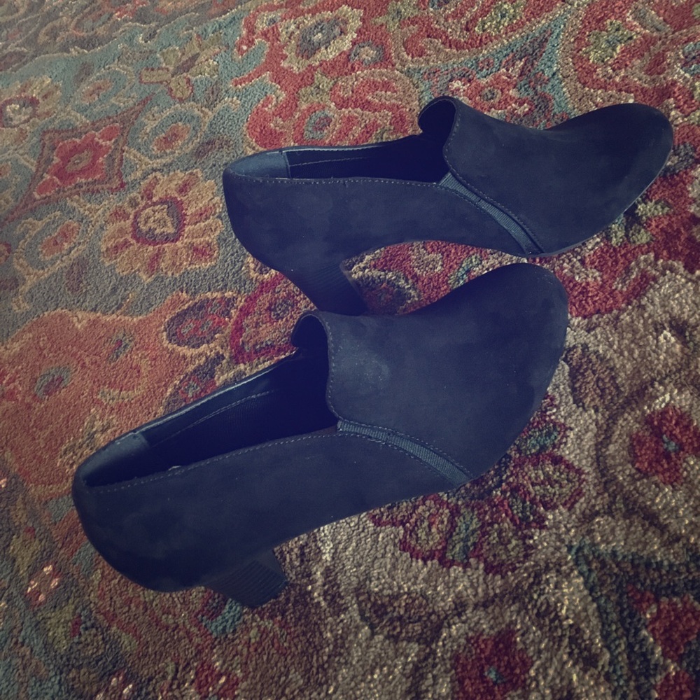✨Madeline Stuart heeled booties✨