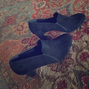 ✨Madeline Stuart heeled booties✨