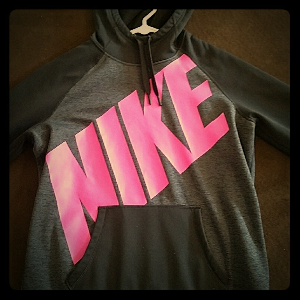 Nike Therma fit hoodie barley used