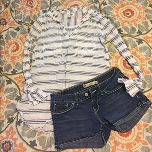 XS Old Navy Tunic & Size 3 Levi Shorts