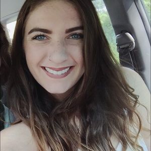 Meet your Posher, Hannah