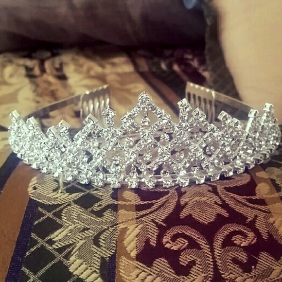 Accessories - Silver crown