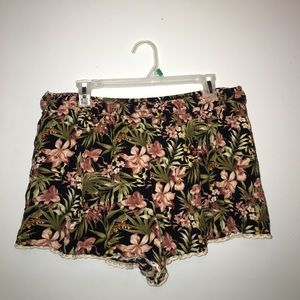 Forever21 Floral Shorts 🔥