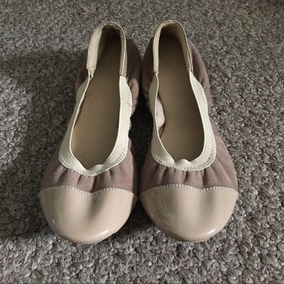 Shoes - 🗣DONATING SOON🗣 Taupe Velvet Ballet Flats