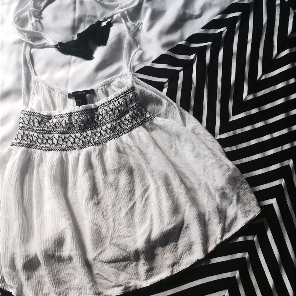 Forever 21 white tassel tied top (MEDIUM)