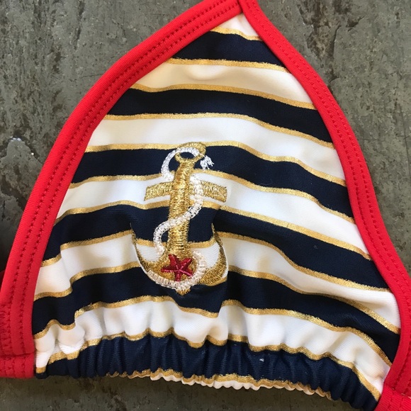 Bikini - Picture 2 of 2