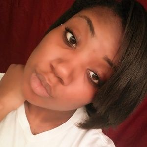 Meet your Posher, Briana