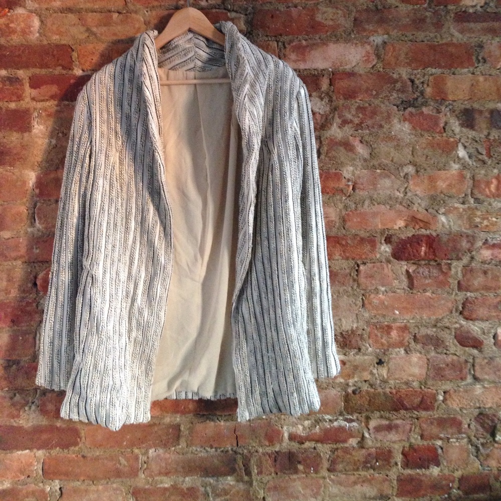 ~Super cool old vintage Jacket with detail~