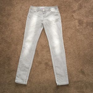 SALE ‼️ BARELY WORN GREY "SKIN TIGHT LEGGING" JEAN