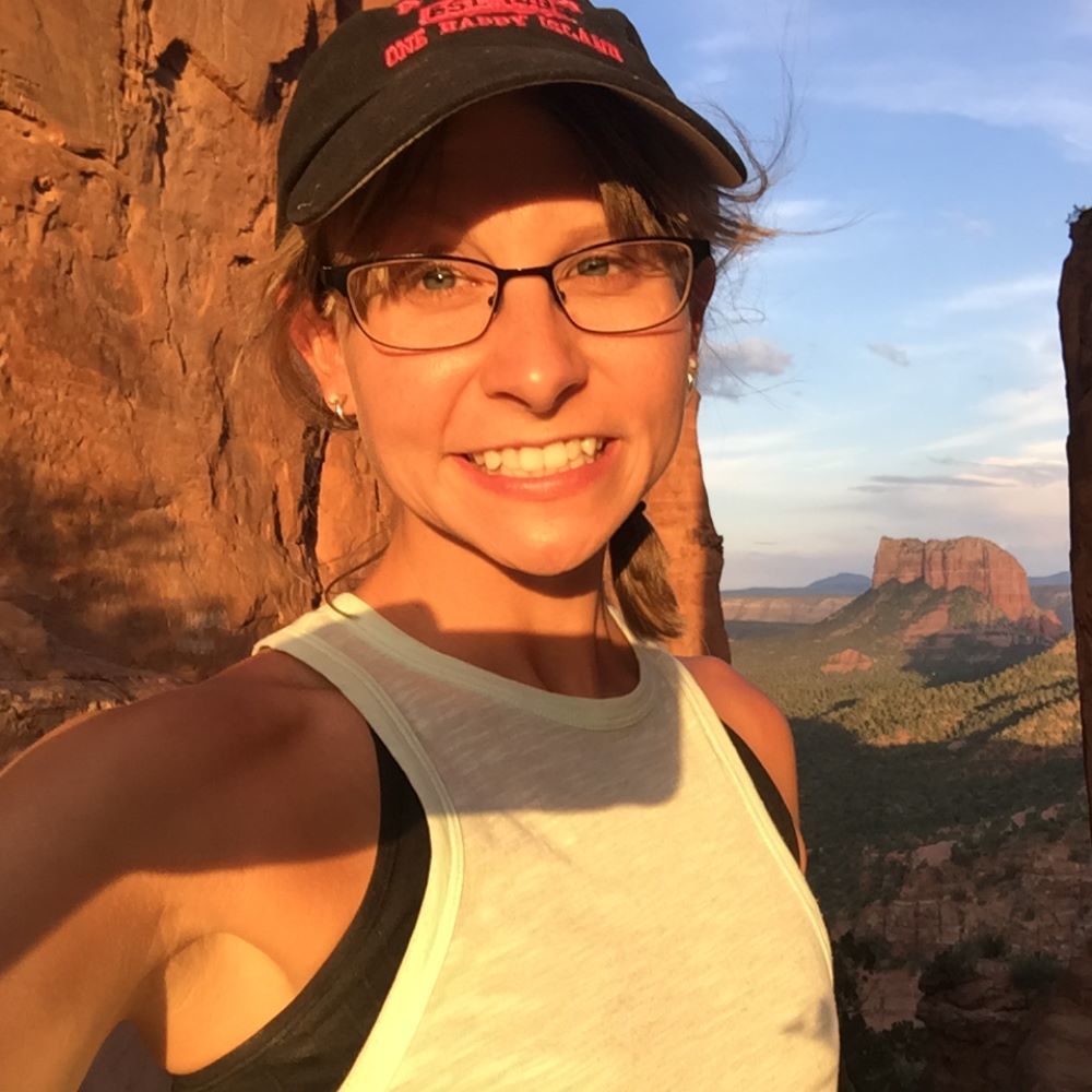 Meet your Posher, Elizabeth