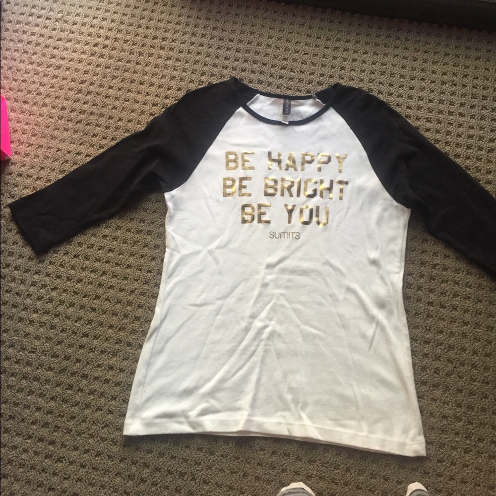 White and black 3/4 sleeve summits yoga shirt