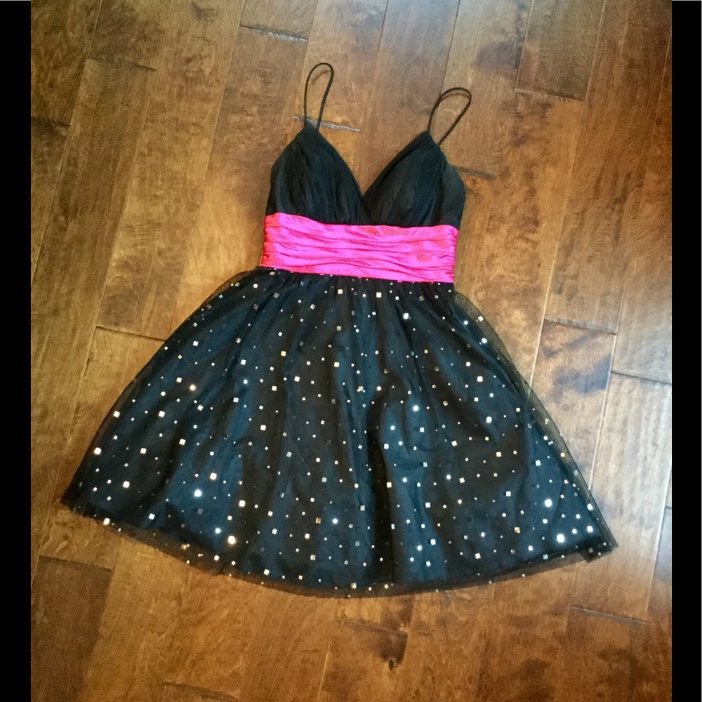 Gorgeous party dress!