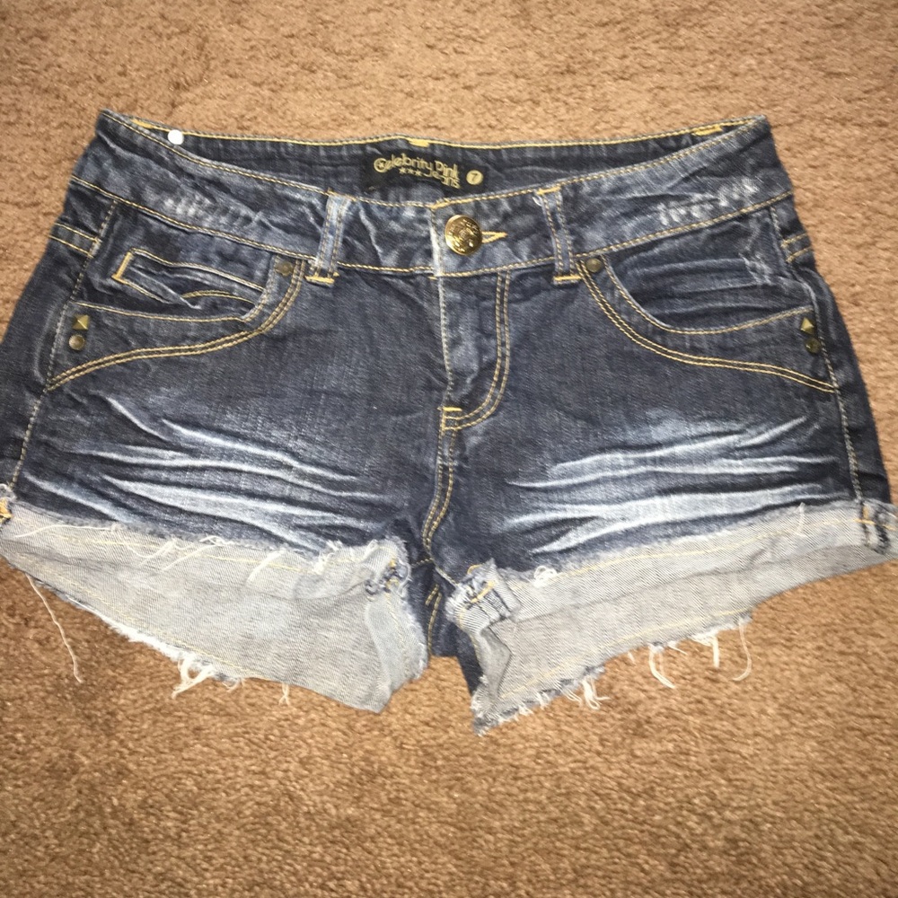 SALE ‼️ CUTE LOW RISE DARK WASH JEANS