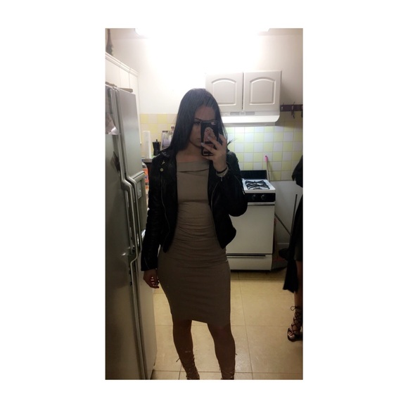 Off the shoulder nude dress - Picture 2 of 3