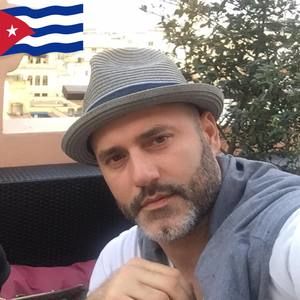 Meet your Posher, Alex