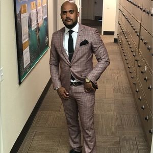 Meet your Posher, Luis