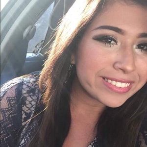 Meet your Posher, Corina