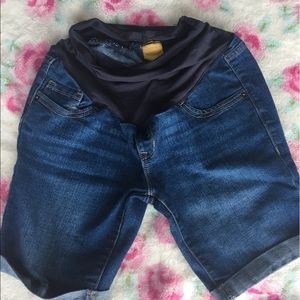 Maternity shorts