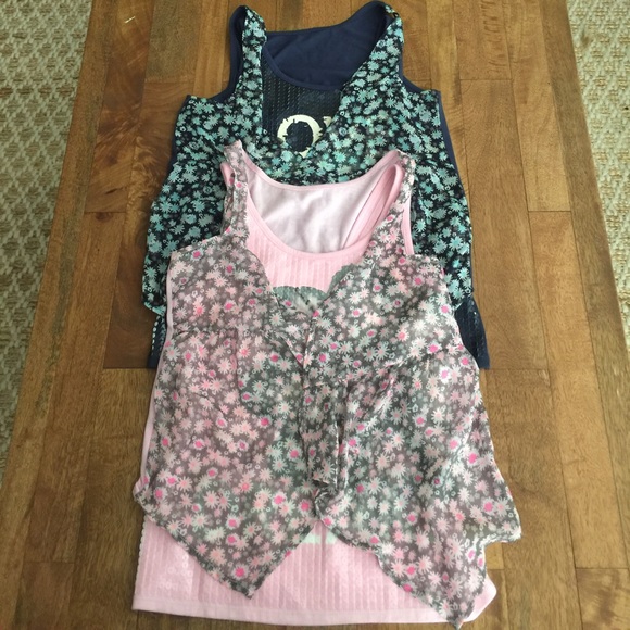 Two shirts 👚 with Matching Vest - Picture 1 of 8