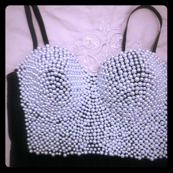 Tops & dresses - Picture 1 of 4