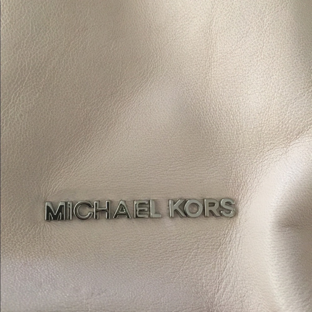 Michael Kors Chelsea Bag - Picture 7 of 8