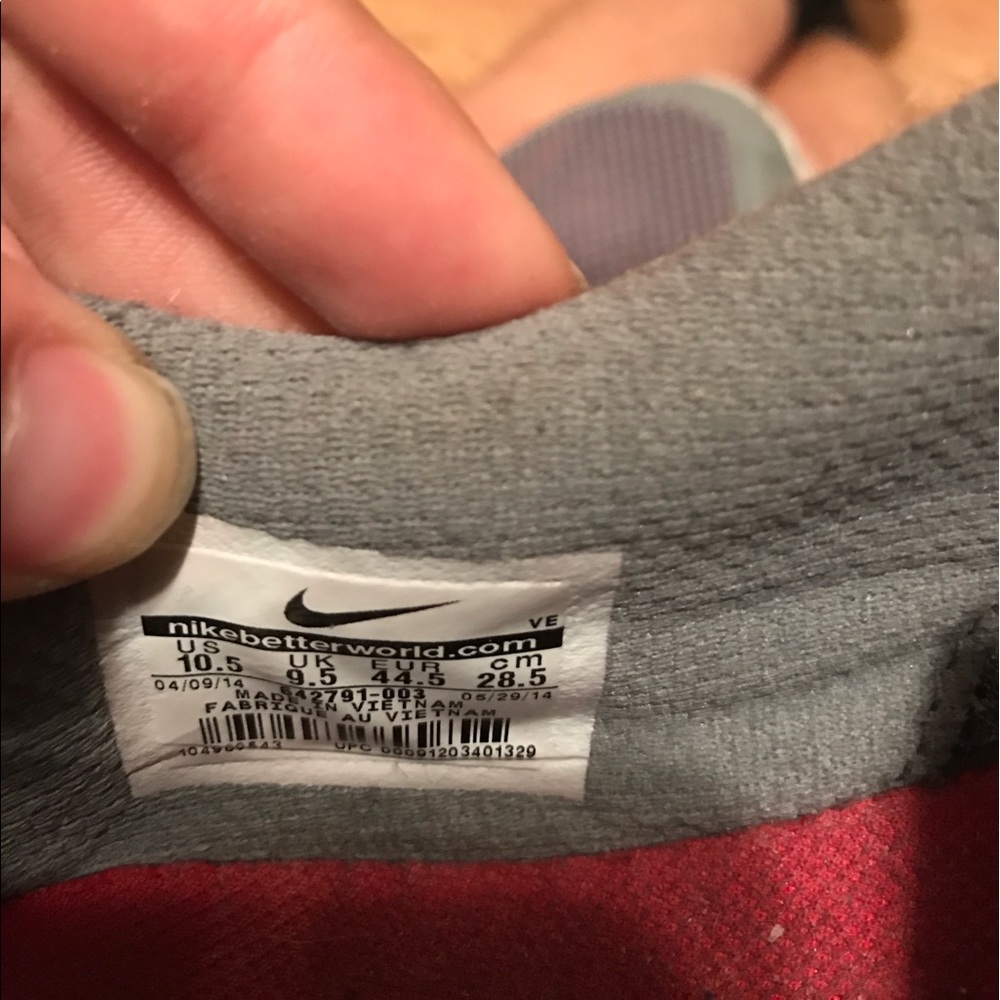 Nike shoes - Picture 3 of 3