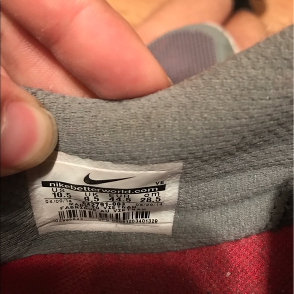 Nike shoes - Picture 3 of 3