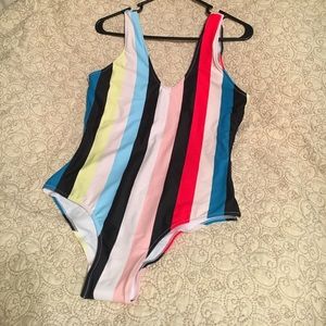 Reposhing! Striped Med bathing suit