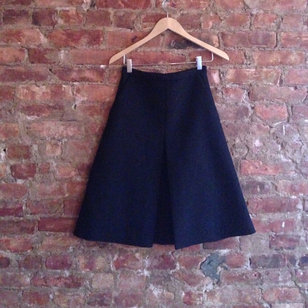 ~Sleek high waisted black midi skirt~