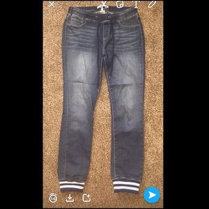 Juniors skinny jeans