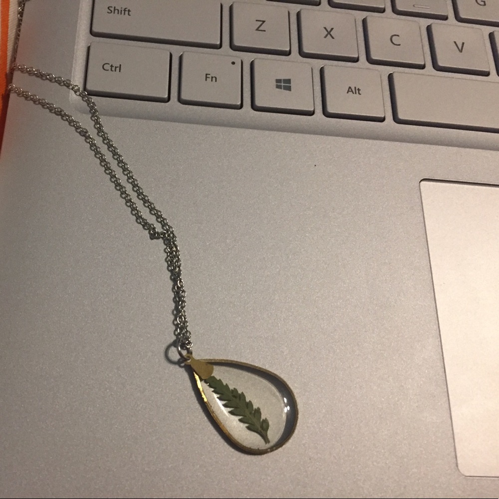 Real leaf necklace!! Never worn!