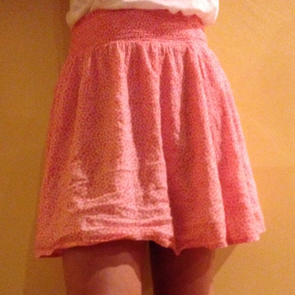 Old Navy pink skirt