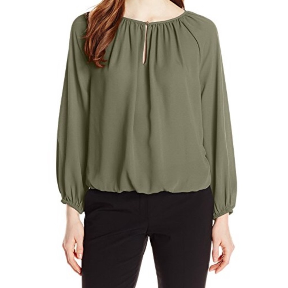 Sale!!Vince Camuto peasant blouse