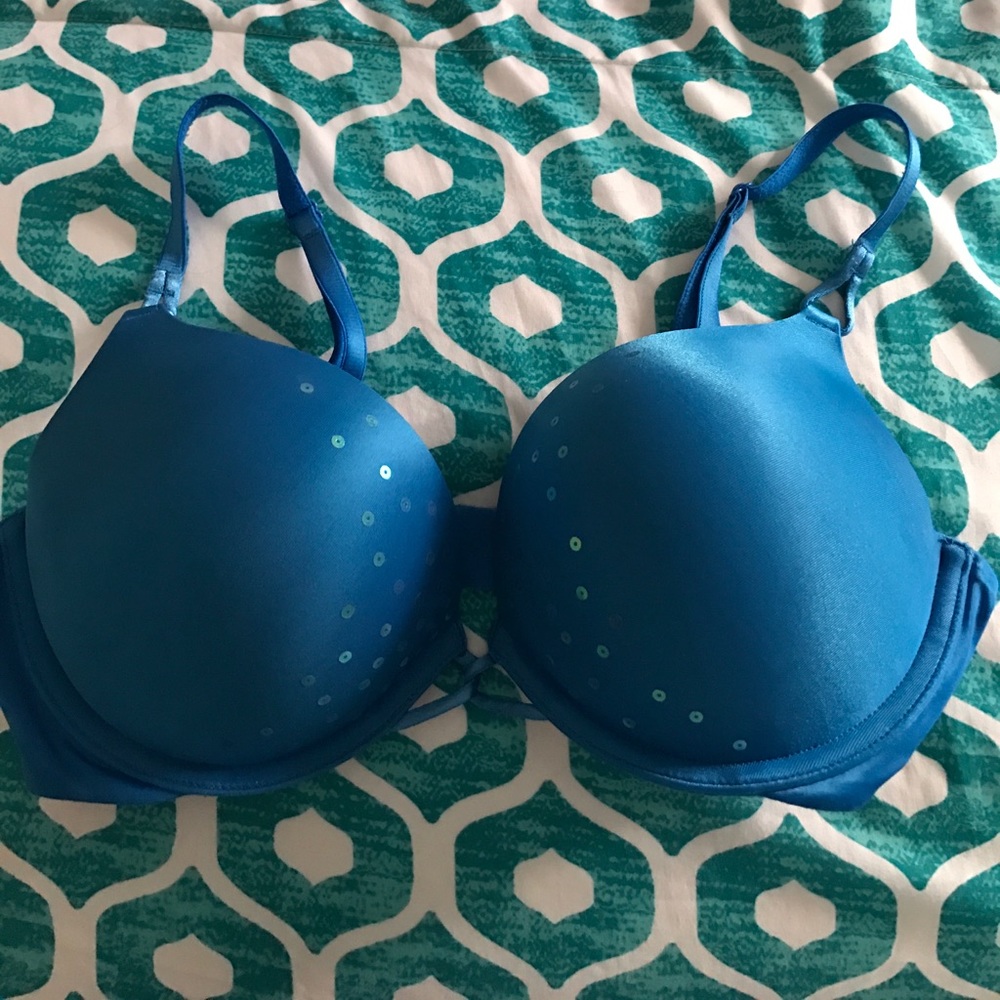 VS Miraculous plunge bra w/sequins