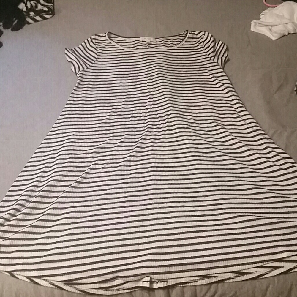 STRIPED SUNDRESS - MEDIUM