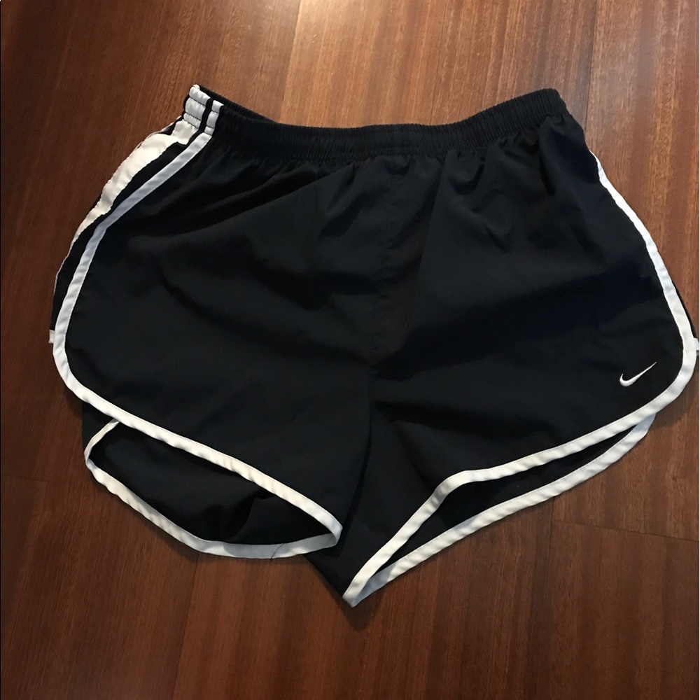 Price Drop⬇️ Black Nike Tempo Running Shorts 🏃‍♀️