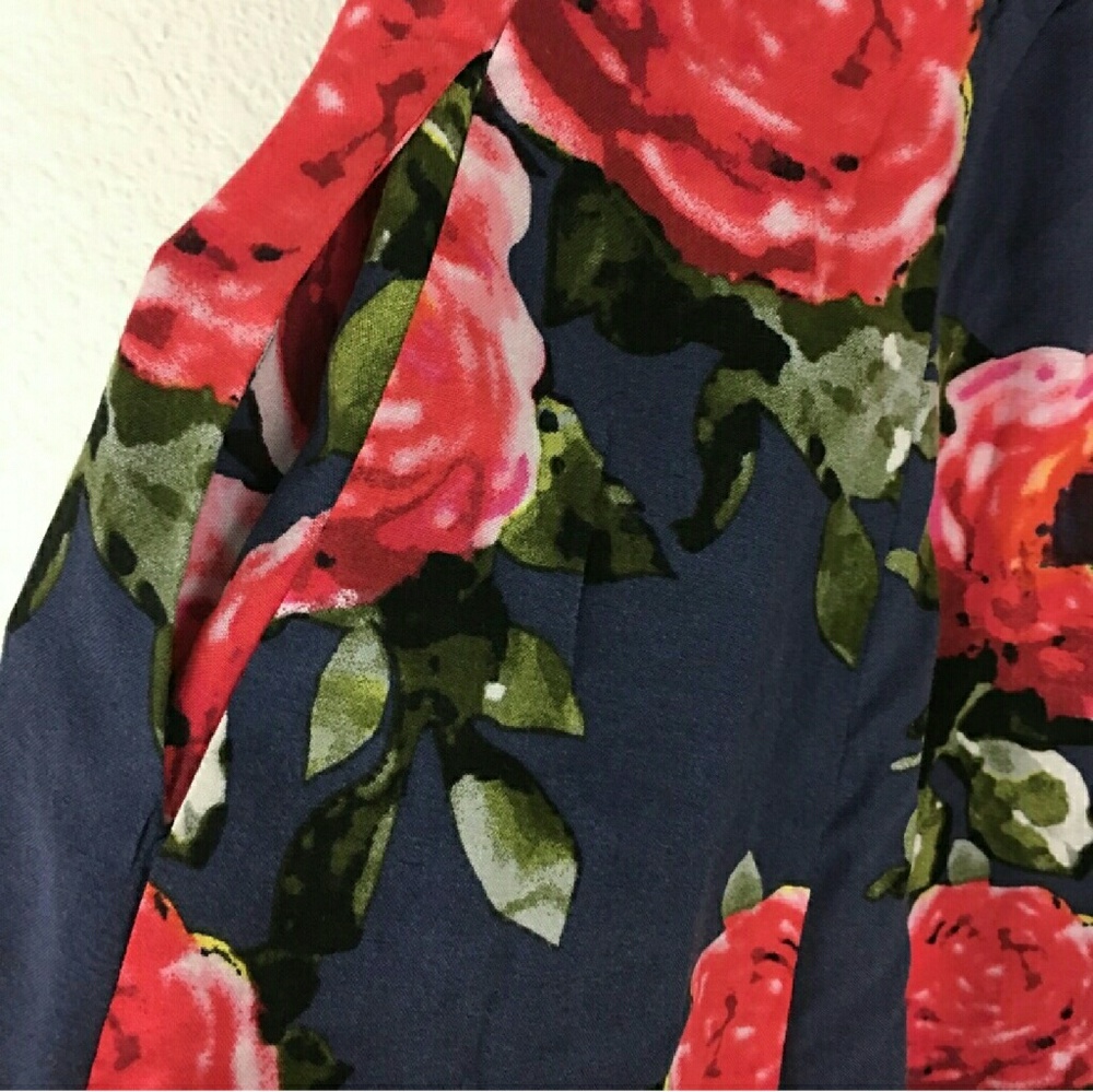 Urban Outfitters Rose mini skirt - Picture 4 of 5