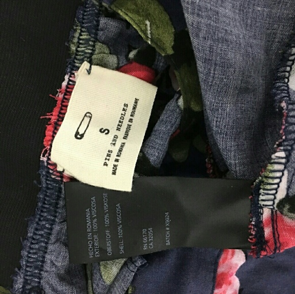 Urban Outfitters Rose mini skirt - Picture 5 of 5