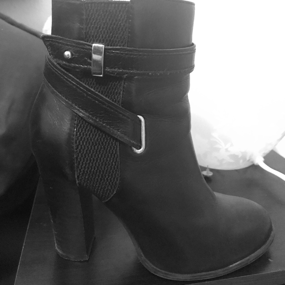 Black Aldo ankle boots