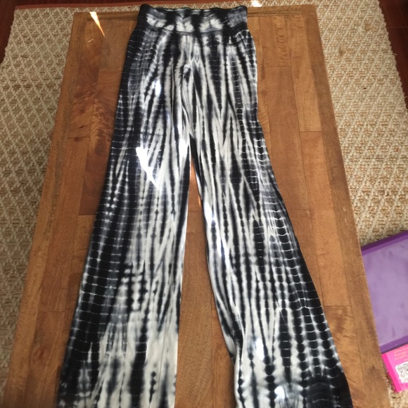 Black and White Tye Dye Yoga Pants - Picture 1 of 4