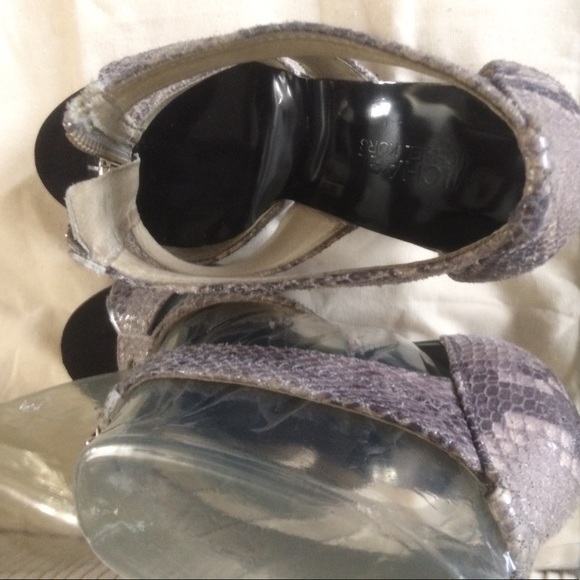 Michael Kors Berkley grey snake sandals - Picture 2 of 4