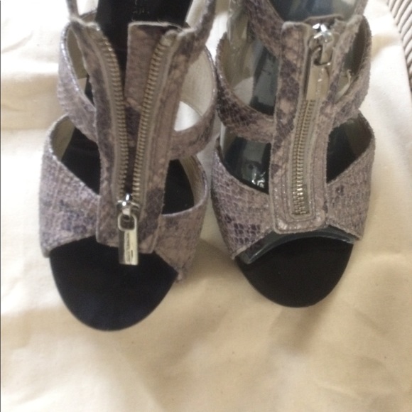 Michael Kors Berkley grey snake sandals - Picture 3 of 4