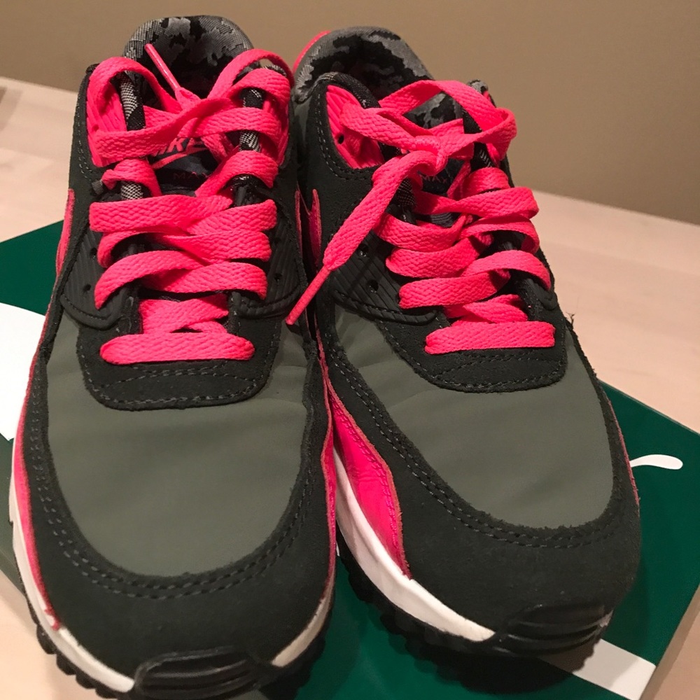 Air Max - Picture 2 of 7