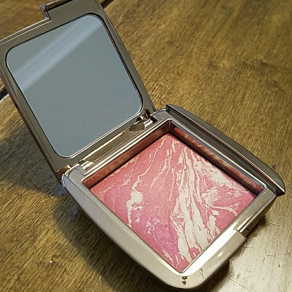 Hourglass Ambient Blush Diffused Heat