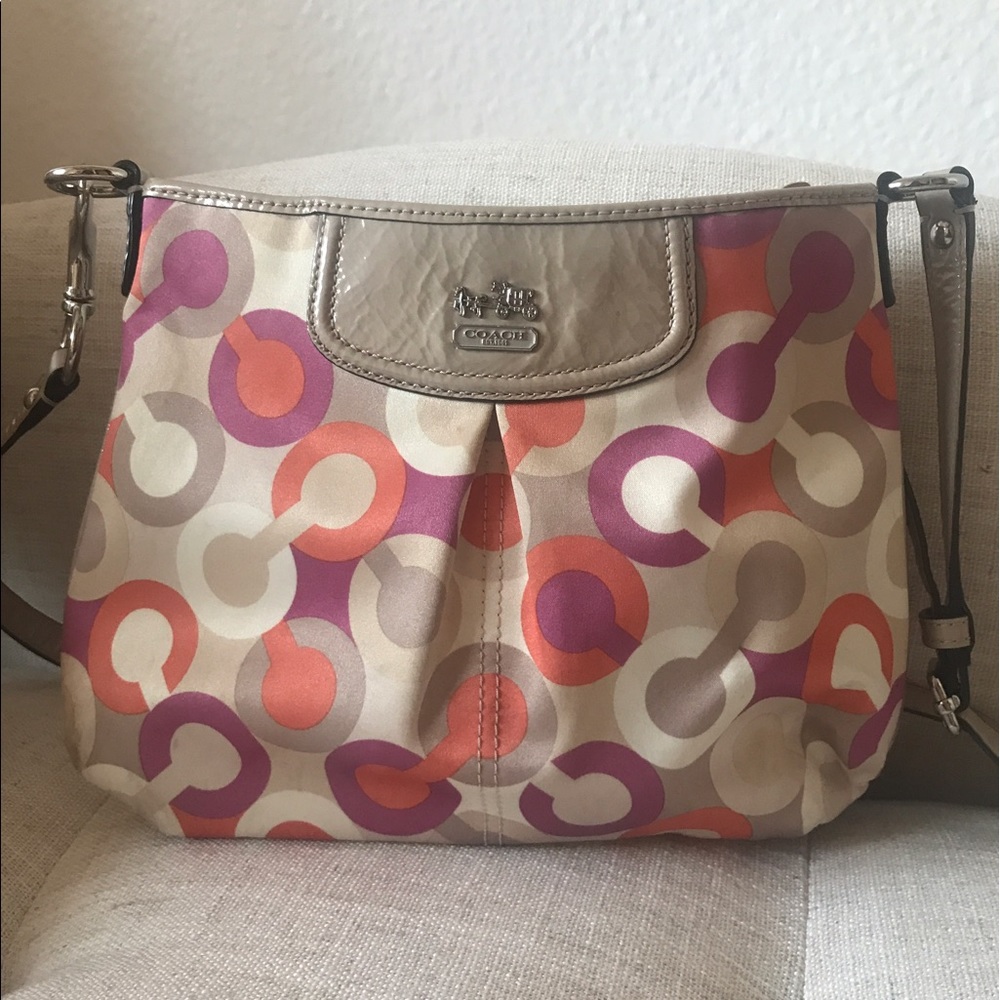 Super cute coach signature cross-body bag