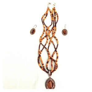 Necklace and earring set