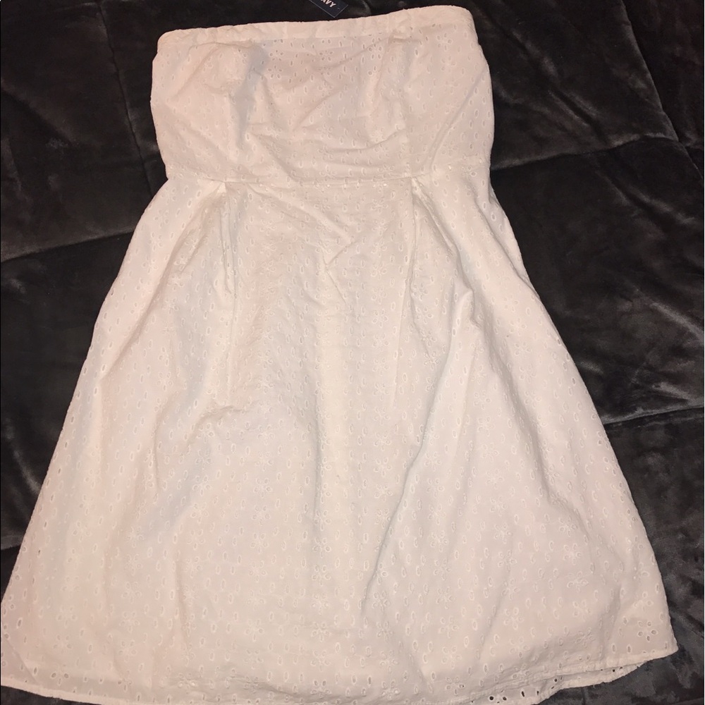 Strapless. Great for summer, wedding, day party