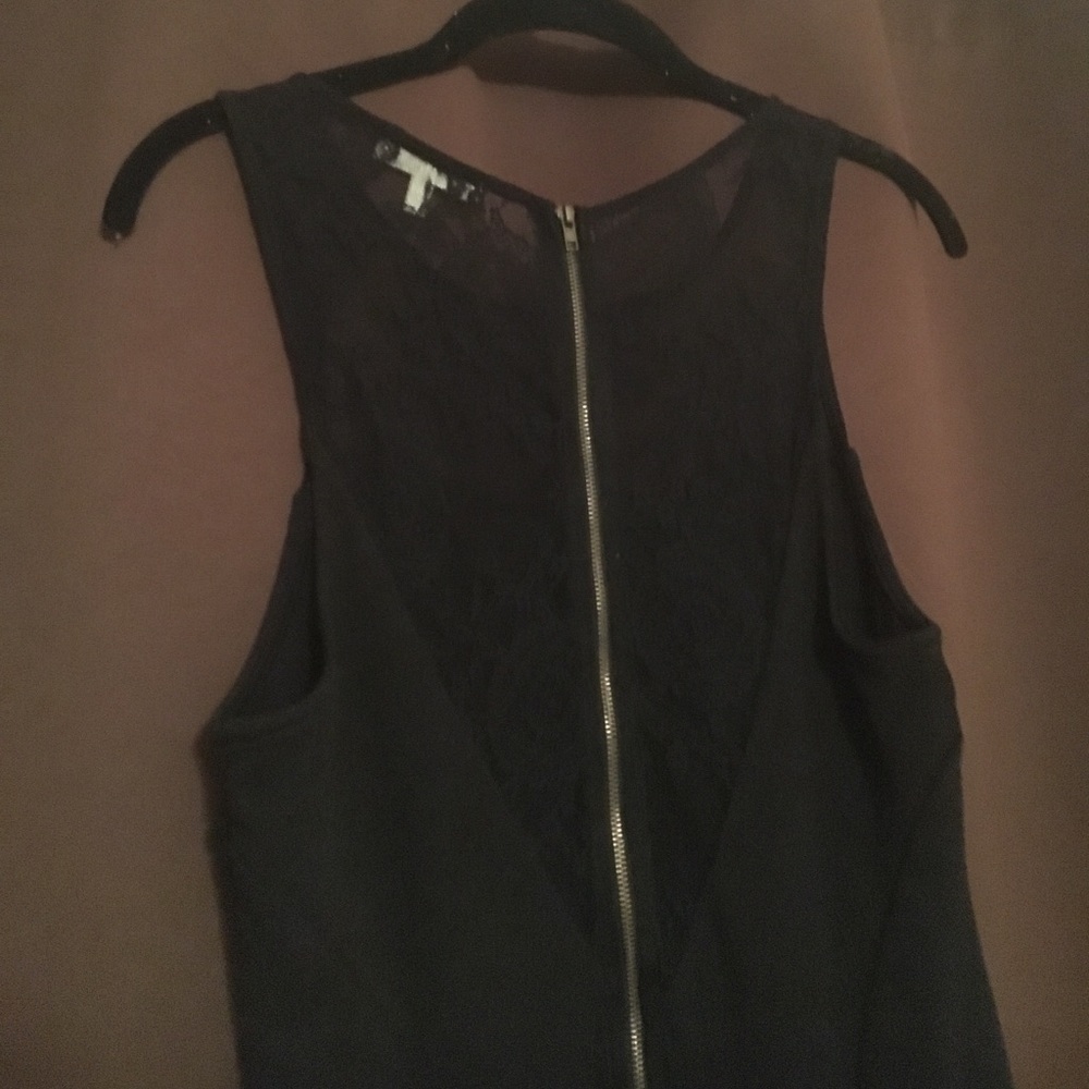 Lace V-back A-line dress